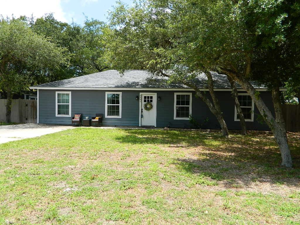 2545 Poinsetta Pl, Ingleside, TX 78362 - photo 1