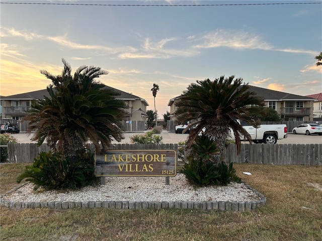 view of community / neighborhood sign