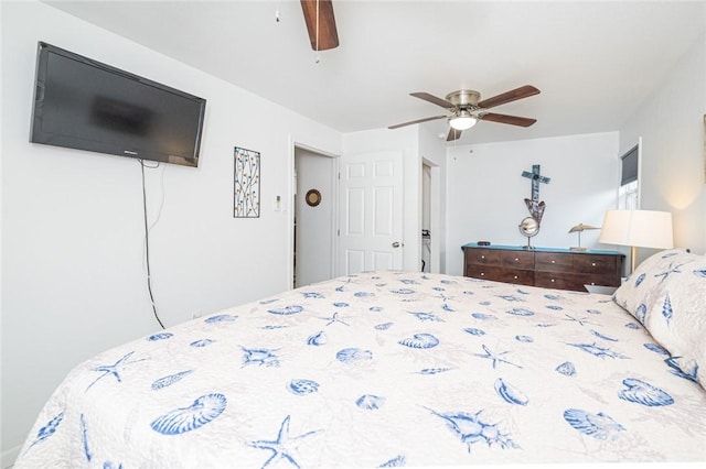 bedroom with a ceiling fan