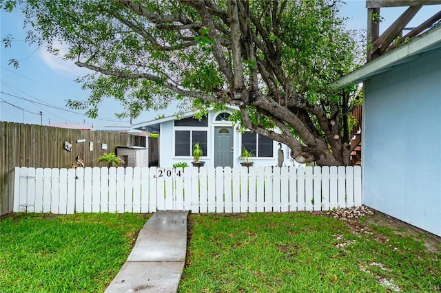 view of front of property