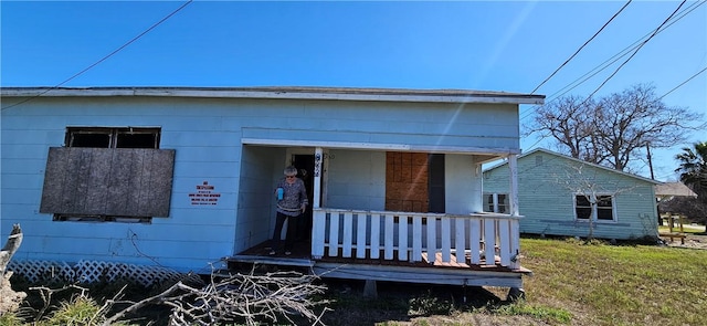 view of front facade with a porch