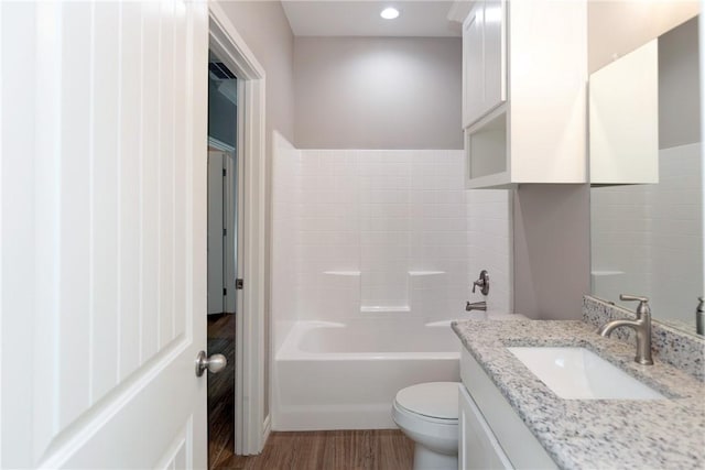 6214 Sadie St, Corpus Christi, TX 78415 - full bath featuring vanity, a bathtub, wood finished floors, and recessed lighting