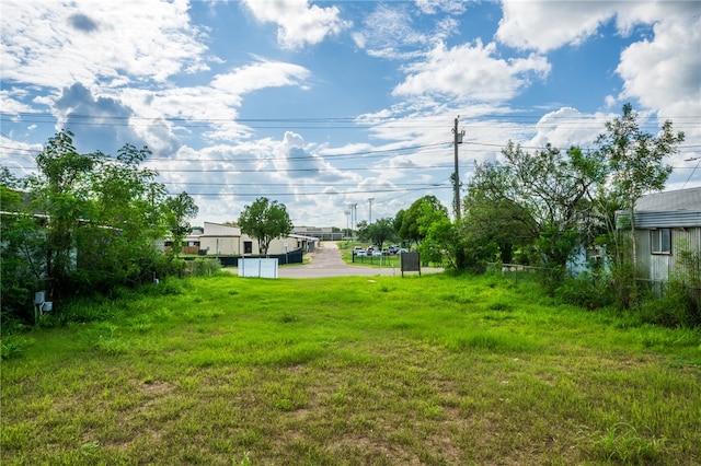 Listing photo 3 for 1010 N Smith Ave, Hebbronville TX 78361