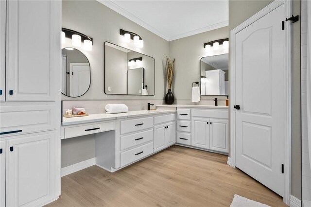 bedroom with baseboards, ceiling fan, carpet, and a closet