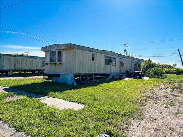 Listing photo 2 for 1003 John Wayne Dr, Robstown TX 78380