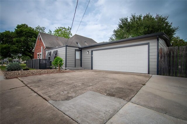 261 Louisiana Ave, Corpus Christi, TX 78404 - ranch-style home featuring fence and concrete driveway