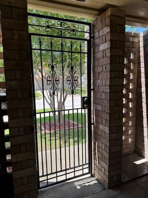 4202 Wolf Creek Dr, Corpus Christi, TX 78413 - view of gate