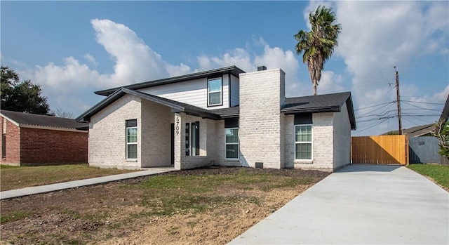 view of front of property