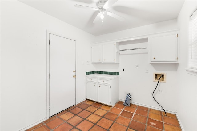 laundry area with washer hookup, cabinets, hookup for a gas dryer, and ceiling fan