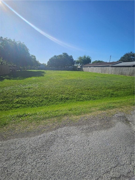 Listing photo 3 for 1925 Orange St, Corpus Christi TX 78418