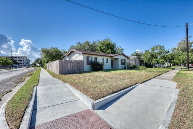 view of front of house with a front yard