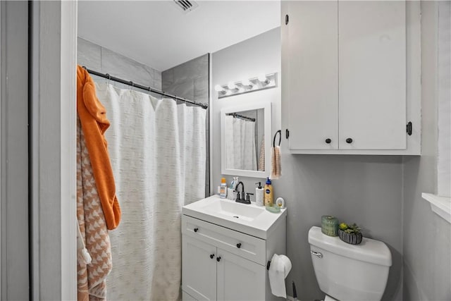 3614 Capri Dr, Corpus Christi, TX 78415 - bathroom with vanity and a shower with shower curtain