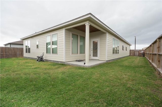 3141 Piranha Dr, Corpus Christi, TX 78414 - rear view of property with a patio