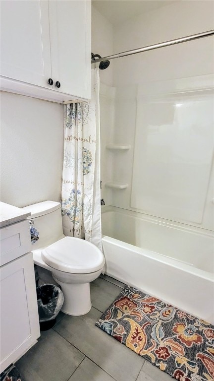 full bathroom featuring tile patterned flooring, vanity, shower / bathtub combination with curtain, and toilet