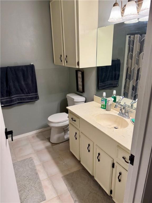 11614 Coleta Creek Dr, Corpus Christi, TX 78410 - bathroom with vanity and a shower with curtain