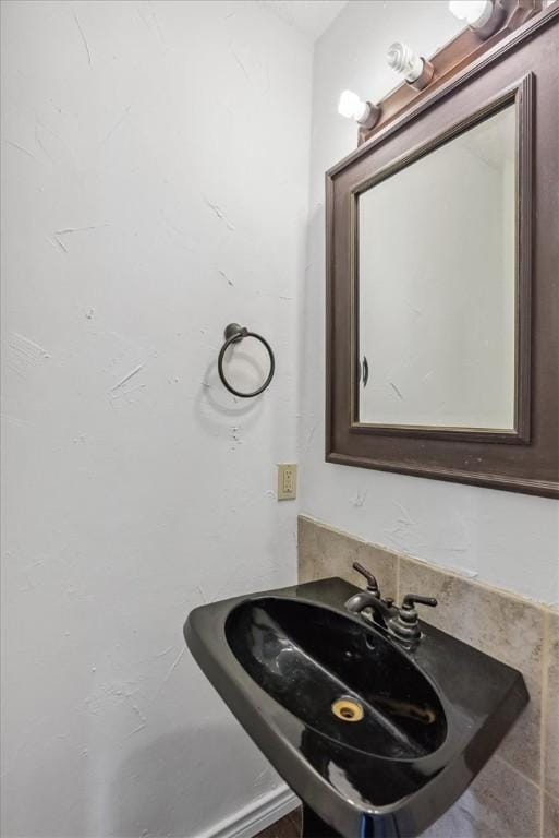 bathroom with sink