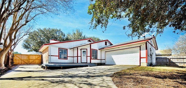 view of front facade featuring a garage