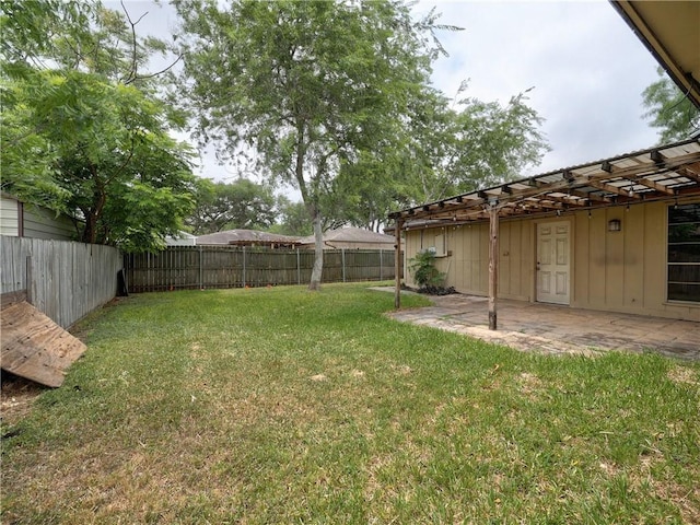2100 Memorial Pkwy, Portland, TX 78374 - view of yard with a patio