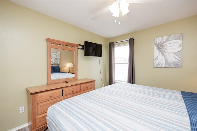 bedroom featuring ceiling fan