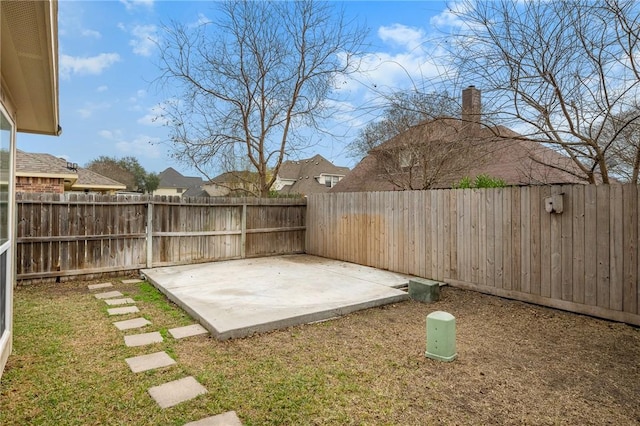 view of yard featuring a patio