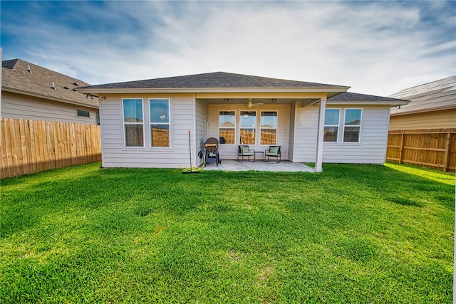 2634 Westeros St, Corpus Christi, TX 78415 - back of house featuring a patio, a fenced backyard, and ceiling fan