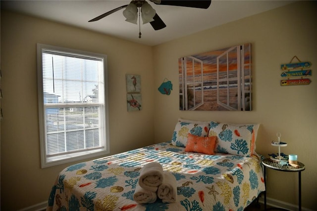 bedroom with ceiling fan