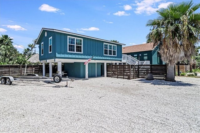 view of front of property