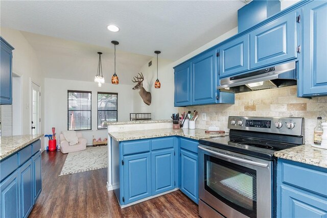14605 Reagan Dr, Corpus Christi, TX 78410 - kitchen with electric stove, under cabinet range hood, blue cabinetry, a peninsula, and dark wood-style floors