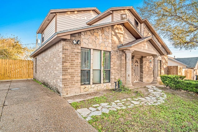 view of front of house