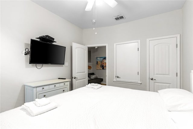 bedroom with ceiling fan