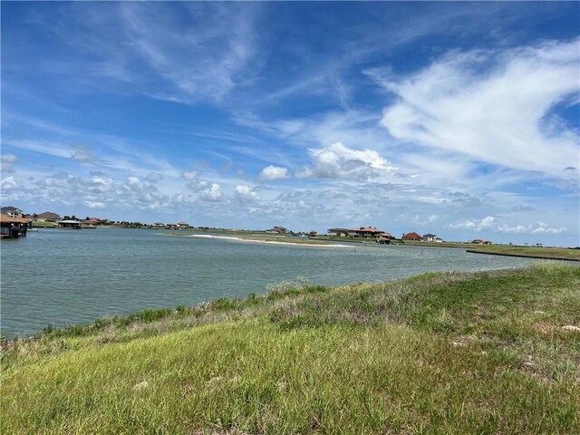 181 E Burgundy Bay Prt, Oconnor, TX 77982