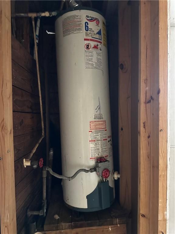2201 Comanche St, Corpus Christi, TX 78408 - utilities with water heater
