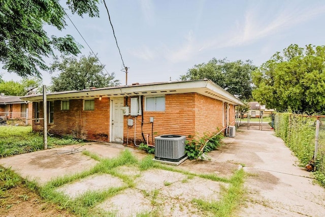 215 NW 2nd St, Premont, TX 78375 - photo 5
