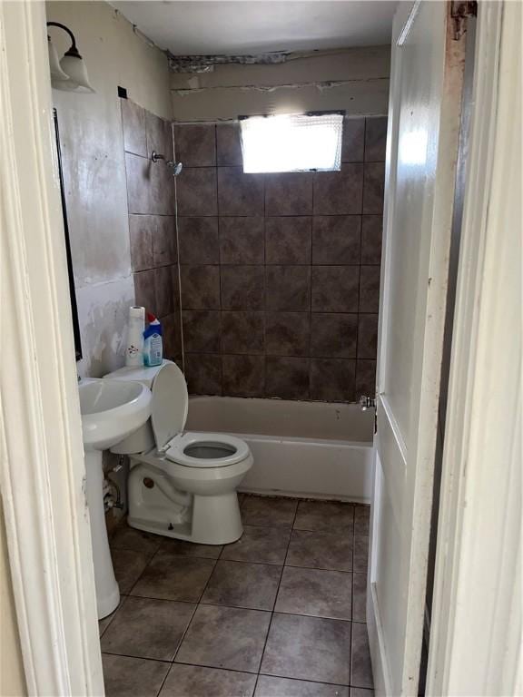 5122 Thomas Dr, Corpus Christi, TX 78407 - bathroom featuring tile patterned flooring and shower / tub combination