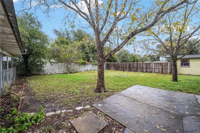 view of yard with a patio area