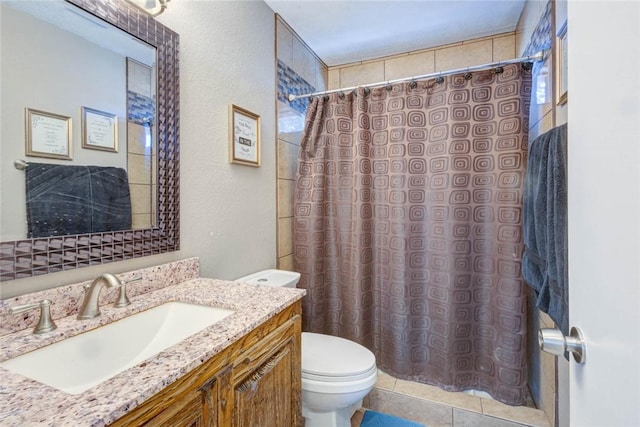 bathroom with toilet, a shower with shower curtain, and vanity