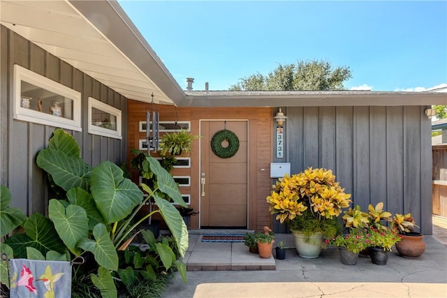 view of property entrance