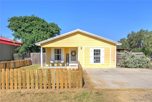 view of front of property