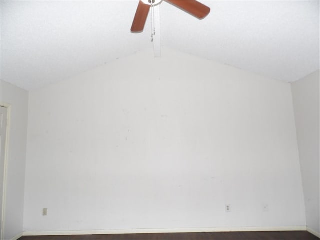 13656 Teague Ln Unit 33, Corpus Christi, TX 78410 - unfurnished room with ceiling fan, lofted ceiling, and baseboards