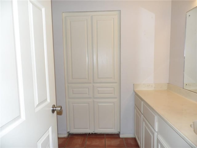 13656 Teague Ln Unit 33, Corpus Christi, TX 78410 - bathroom with vanity and tile patterned flooring