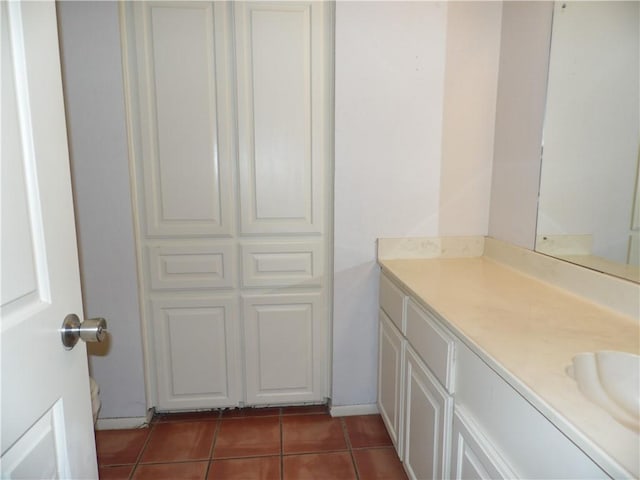 13656 Teague Ln Unit 33, Corpus Christi, TX 78410 - bathroom with vanity and tile patterned floors