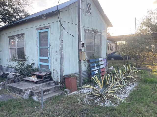 105 Alvarado St, Hebbronville, TX 78361 - photo 5