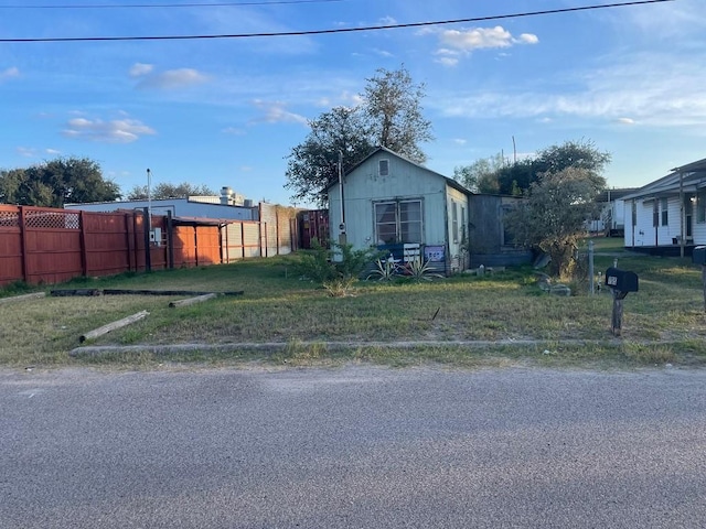 105 Alvarado St, Hebbronville, TX 78361 - photo 1