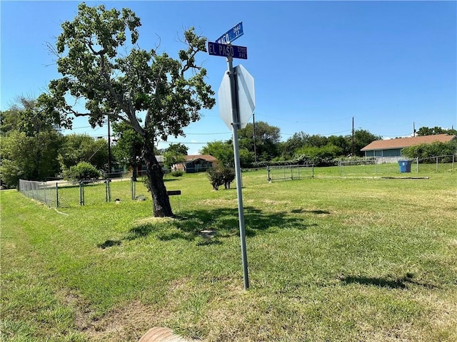 Listing photo 2 for 2713 El Paso Ave, Ingleside TX 78362