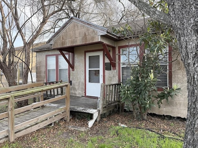 125 Richard St, Corpus Christi, TX 78415 - property entrance featuring a deck