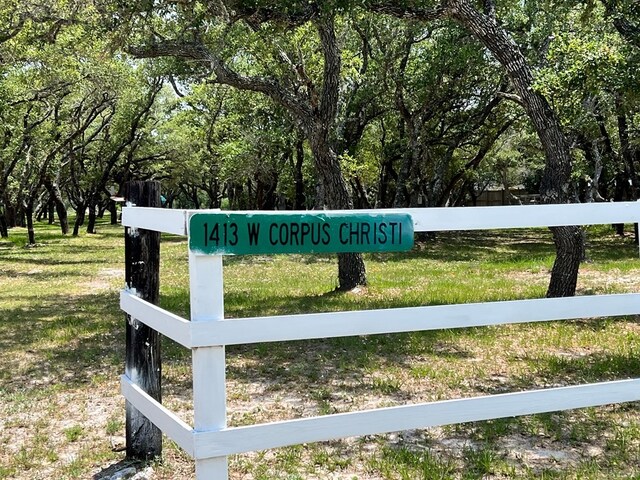 1413 W Corpus Christi St, Rockport, TX 78382 - photo 4