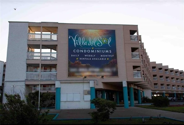 3938 Surfside Blvd Unit 3336, Corpus Christi, TX 78402 - view of apartment building / complex