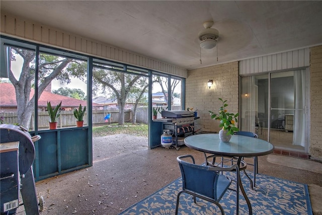 4318 Pecan Bayou Ct, Corpus Christi, TX 78410 - sunroom featuring ceiling fan
