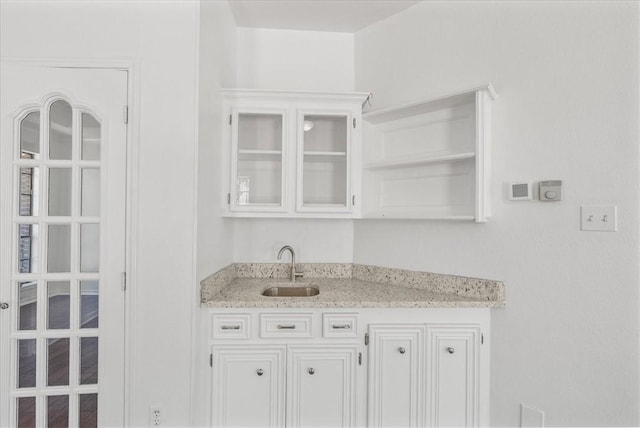 5913 Woodmere Dr, Corpus Christi, TX 78414 - view of indoor wet bar