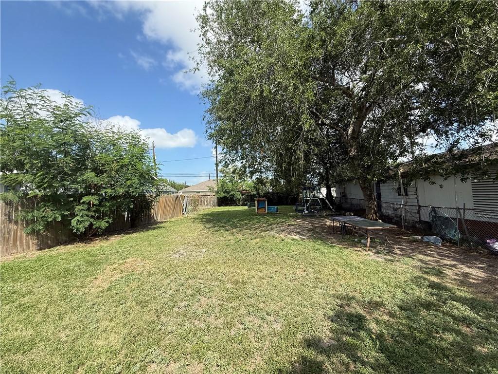3250 Elgin St, Corpus Christi, TX 78405 - photo 1